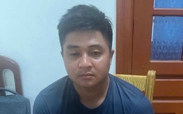 Tạm giữ hình sự đối tượng cầm dao sát hại mẹ vợ