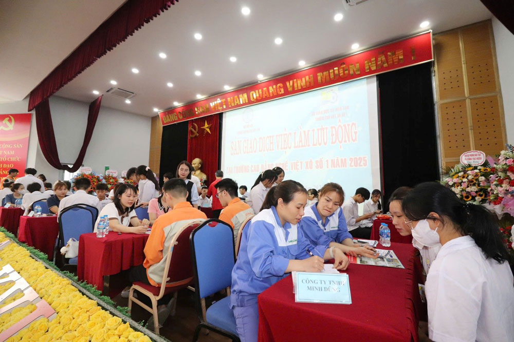 Trường CĐN Việt Xô số 1: Nâng cao chất lượng đào tạo đáp ứng nhân lực cho doanh nghiệp- Ảnh 2. Trường CĐN Việt Xô số 1: Nâng cao chất lượng đào tạo đáp ứng nhân lực cho doanh nghiệp- Ảnh 2.