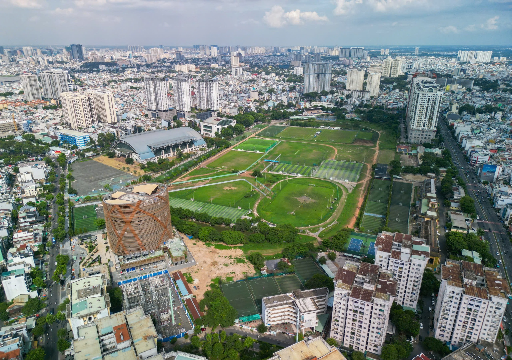 Cận cảnh trường đua Phú Thọ trước khi thành đường sá, trung tâm văn hóa, nghệ thuật- Ảnh 5. Cận cảnh trường đua Phú Thọ trước khi thành đường sá, trung tâm văn hóa, nghệ thuật- Ảnh 5.