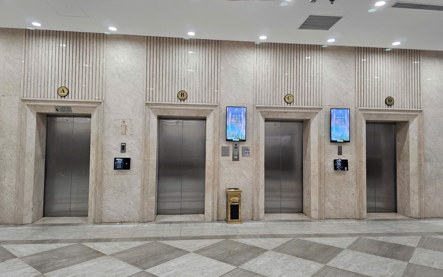 Làm chủ thiết kế thang máy, nâng tầm chất lượng công trình hiện đại- Ảnh 3. Doanh nghiệp than khó về quy định thử nghiệm thiết bị an toàn thang máy trong nước