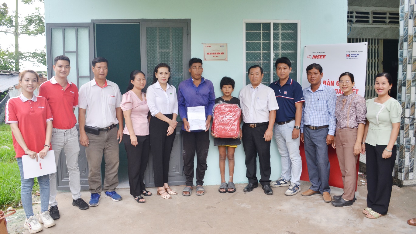 INSEE Việt Nam bàn giao 11 ngôi nhà đại đoàn kết tại Kiên Giang- Ảnh 1. INSEE Việt Nam bàn giao 11 ngôi nhà đại đoàn kết tại Kiên Giang- Ảnh 1.