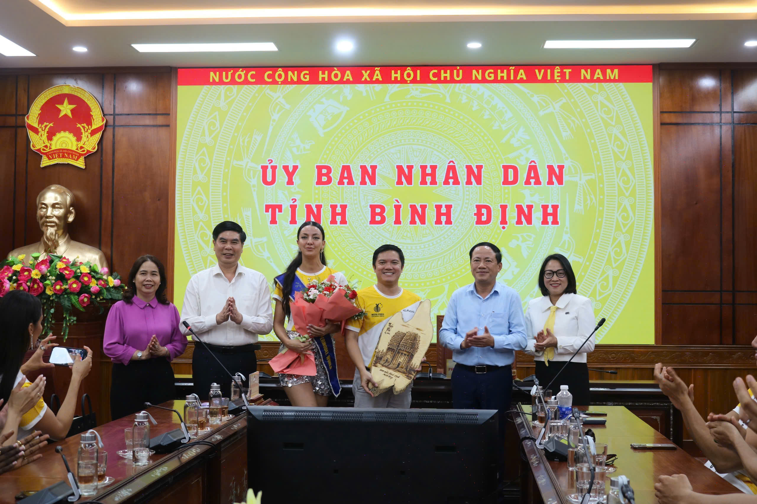 Thí sinh đến từ 25 quốc gia tranh tài tại cuộc thi Hoa hậu và Nam vương thể hình thế giới- Ảnh 4. Thí sinh đến từ 25 quốc gia tranh tài tại cuộc thi Hoa hậu và Nam vương thể hình thế giới- Ảnh 4.