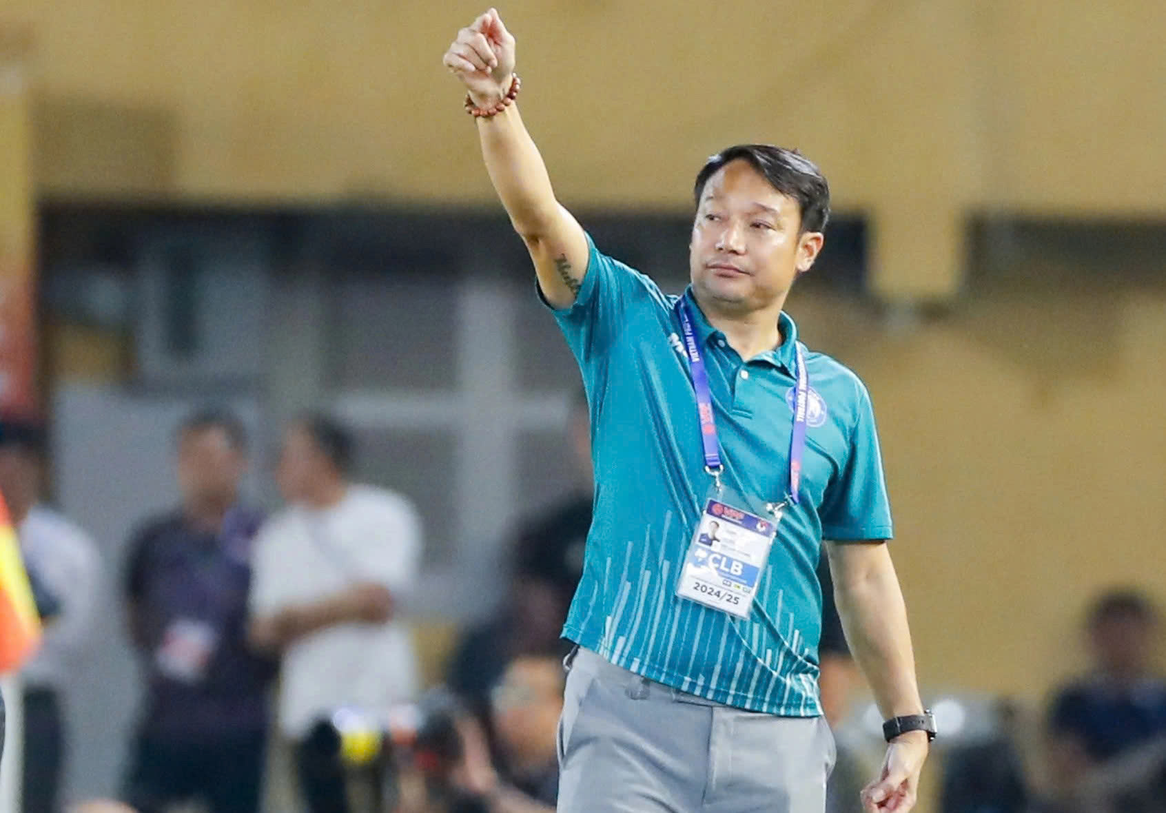 Cầu thủ xuất sắc nhất V-League 2024-2025 gọi tên Alan Grafite- Ảnh 2. Cầu thủ xuất sắc nhất V-League 2024-2025 gọi tên Alan Grafite- Ảnh 2.