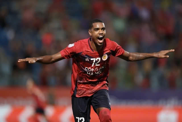 Cầu thủ xuất sắc nhất V-League 2024-2025 gọi tên Alan Grafite- Ảnh 1. Cầu thủ xuất sắc nhất V-League 2024-2025 gọi tên Alan Grafite- Ảnh 1.