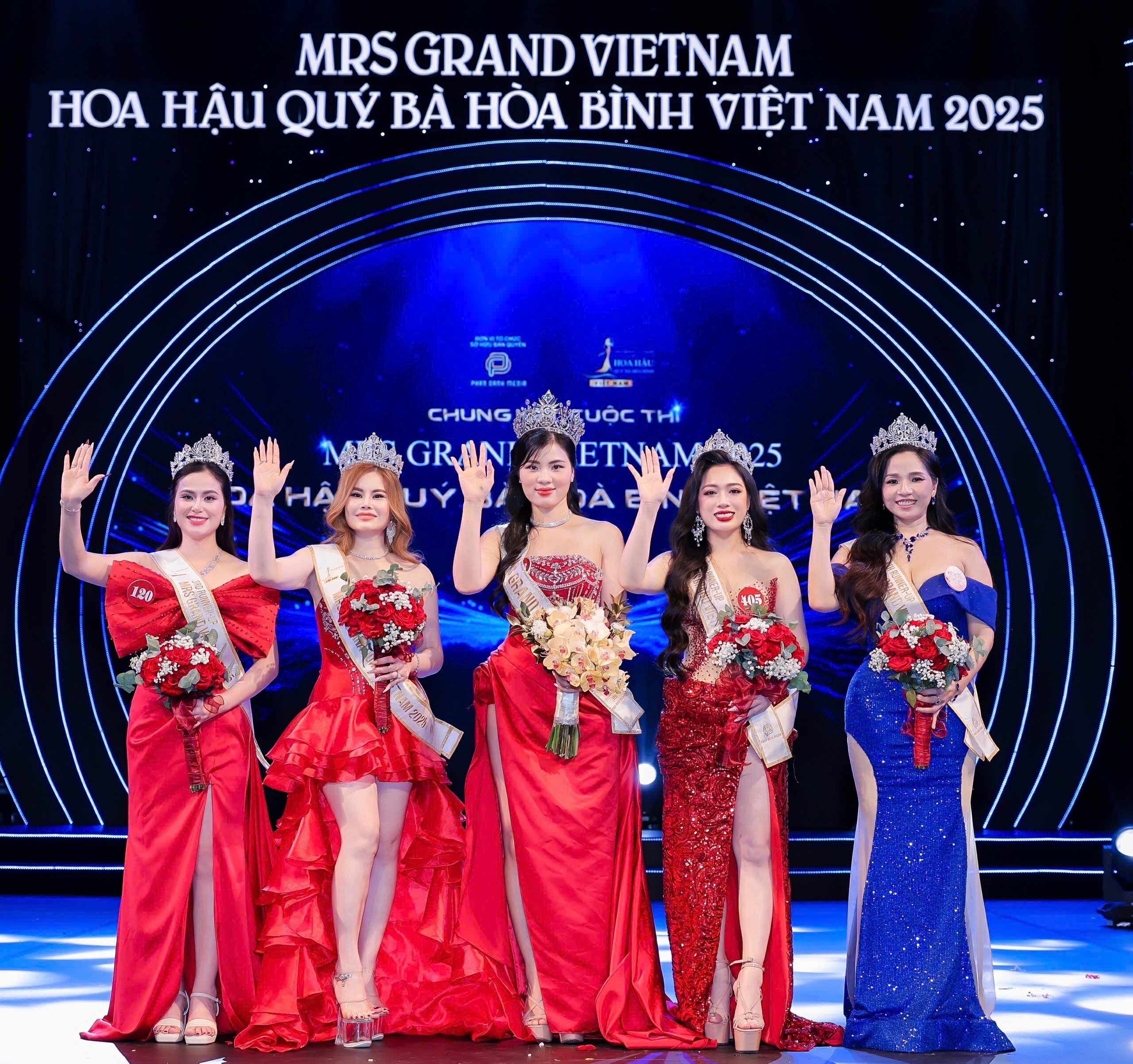 Hoa hậu Quý bà Hòa bình Việt Nam 2025 Nguyễn Thị Thưa đang theo học tiến sĩ- Ảnh 2.