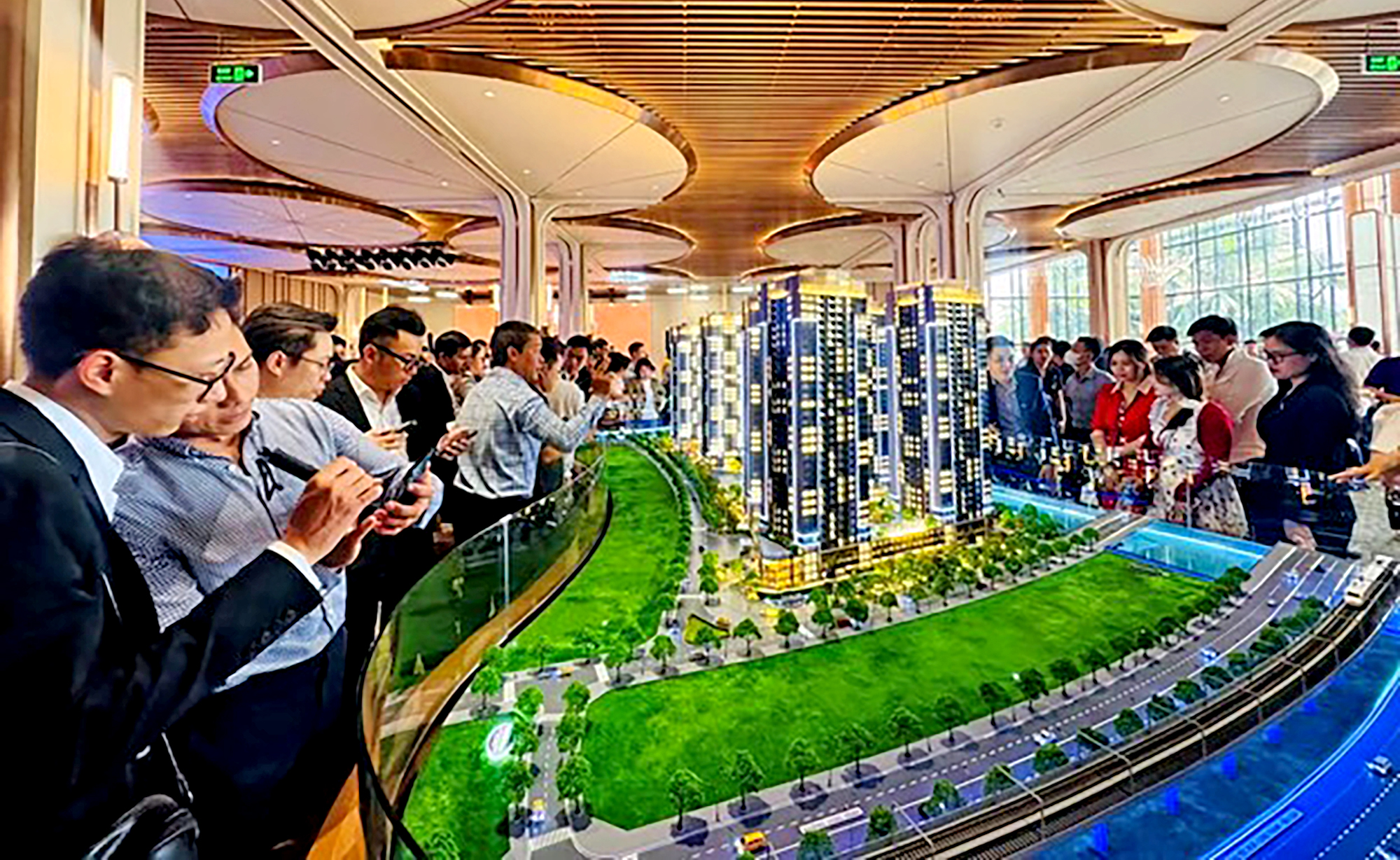 Môi giới bất động sản gặp áp lực hoa hồng khi thị trường trầm lắng- Ảnh 2.