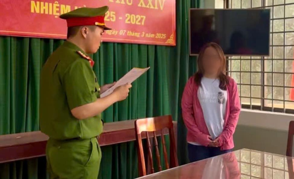 Bắt nghi can lừa đảo chiếm đoạt tiền tỷ của người dân- Ảnh 1. Bắt nghi can lừa đảo chiếm đoạt tiền tỷ của người dân- Ảnh 1.