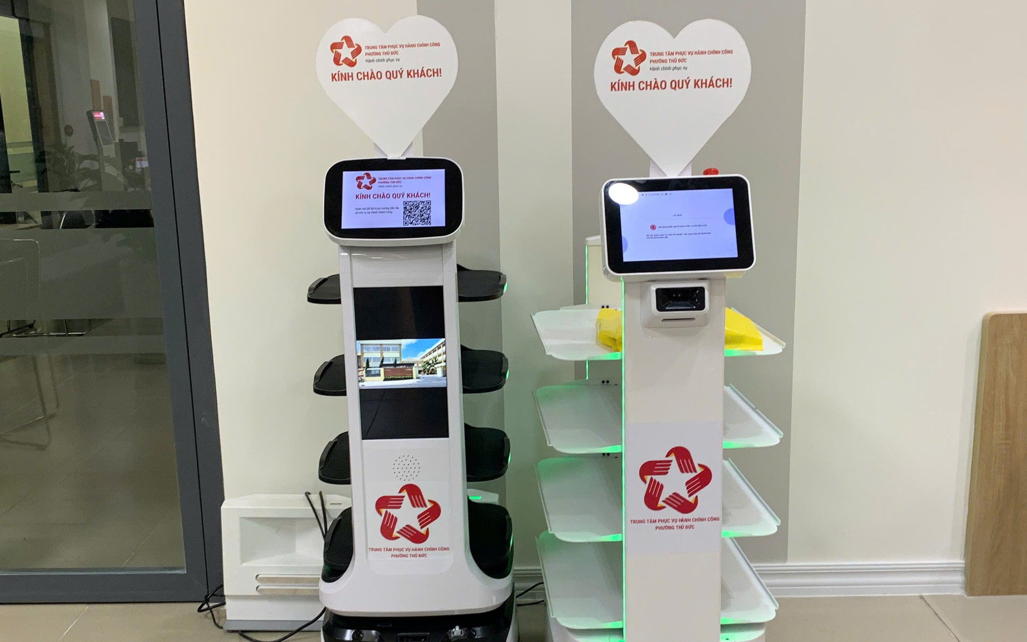 'Cán bộ robot' giúp người dân làm thủ tục hành chính tại TP.HCM