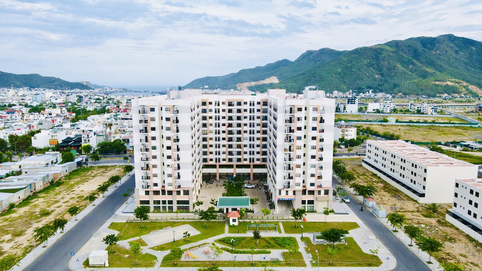 Khánh Hòa: Người làm việc cách nhà từ 30km được mua nhà ở xã hội- Ảnh 1.