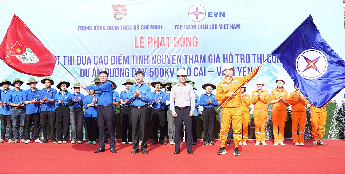 Phát động đợt thi đua cao điểm tình nguyện trên dự án đường dây 500kV Lào Cai - Vĩnh Yên- Ảnh 1.