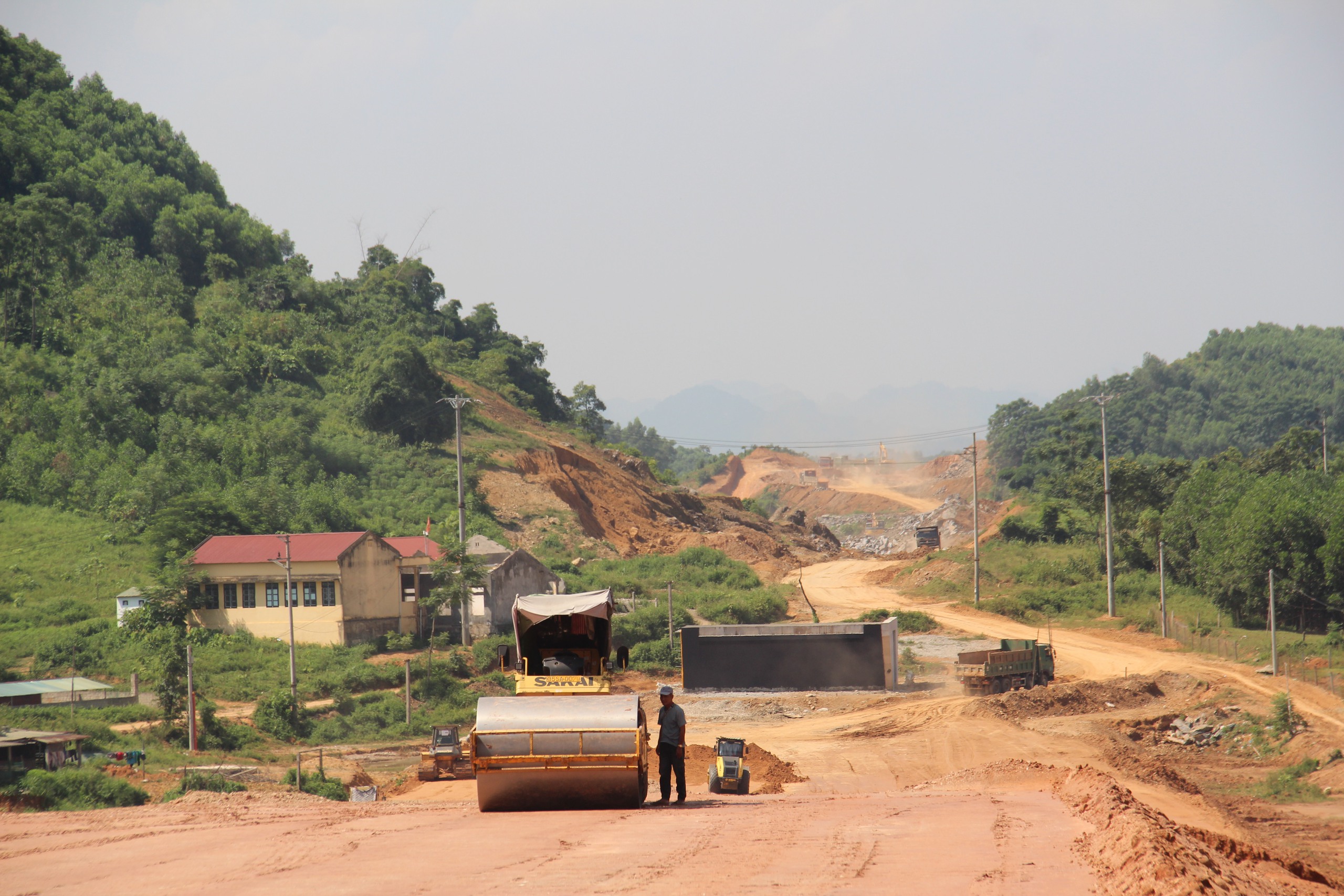 Cao tốc Tuyên Quang - Hà Giang: Tăng tốc thi công, nỗ lực cán đích đúng hạn 19/12- Ảnh 3. Cao tốc Tuyên Quang - Hà Giang: Tăng tốc thi công, nỗ lực cán đích đúng hạn 19/12- Ảnh 3.