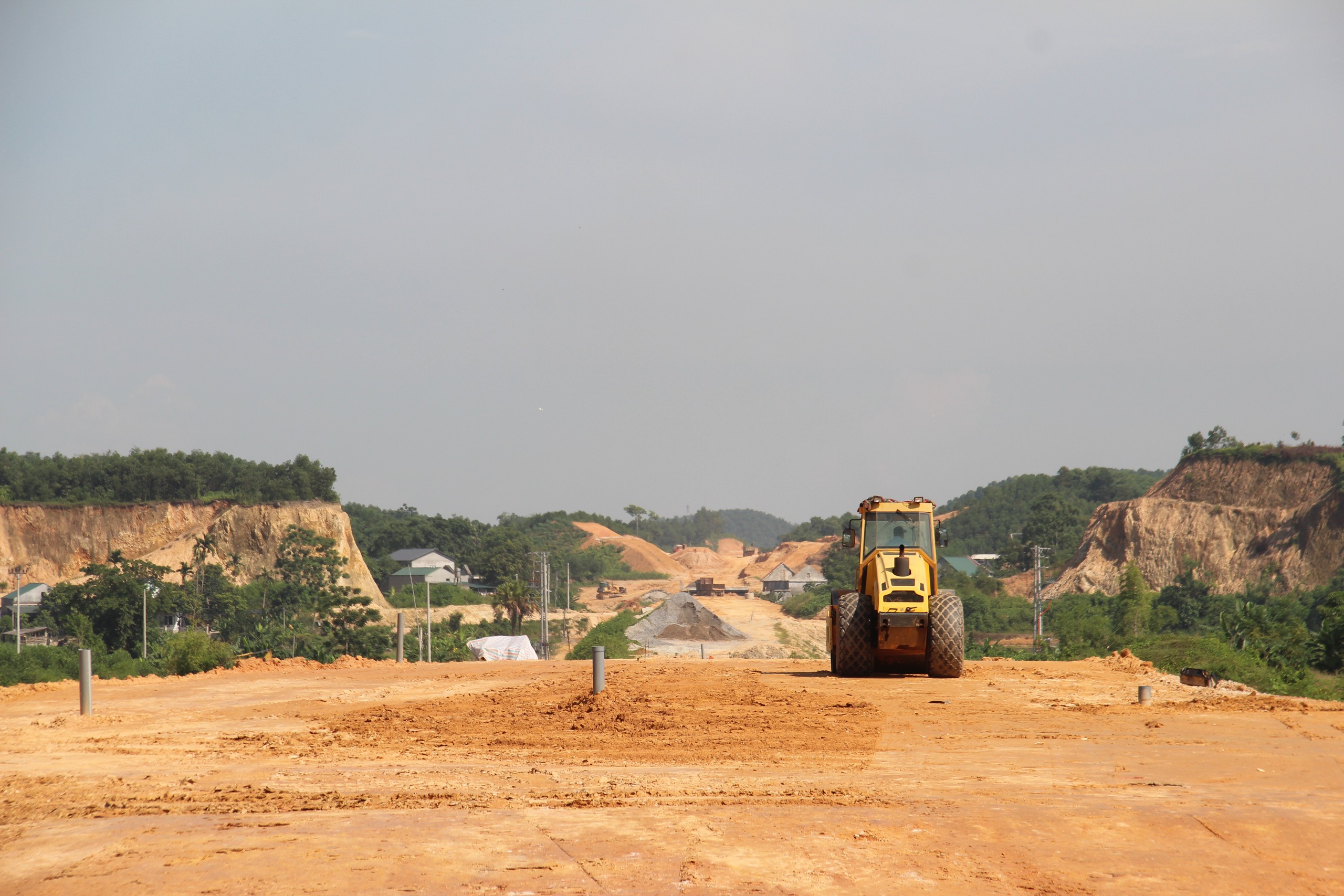 Cao tốc Tuyên Quang - Hà Giang: Tăng tốc thi công, nỗ lực cán đích đúng hạn 19/12- Ảnh 8. Cao tốc Tuyên Quang - Hà Giang: Tăng tốc thi công, nỗ lực cán đích đúng hạn 19/12- Ảnh 8.