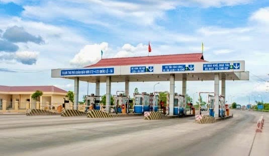 Quảng Trị tổng hợp số ô tô con cán bộ sử dụng khi đi làm qua Trạm thu phí BOT Quán Hàu- Ảnh 1.