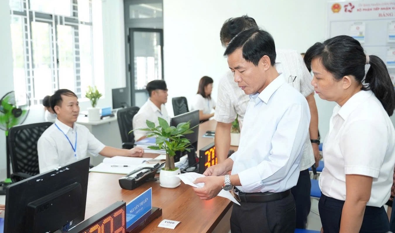 Vận hành chính quyền địa phương 2 cấp: Không xảy ra ách tắc, gián đoạn công việc- Ảnh 1. Vận hành chính quyền địa phương 2 cấp: Không xảy ra ách tắc, gián đoạn công việc- Ảnh 1.