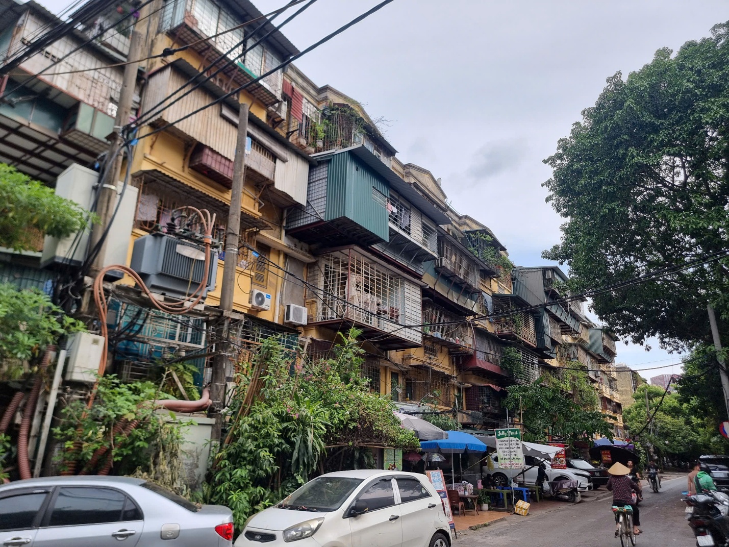 Hà Nội: Nhiều khu tập thể cũ xuống cấp, tiềm ẩn nguy cơ cháy nổ nghiêm trọng- Ảnh 8.