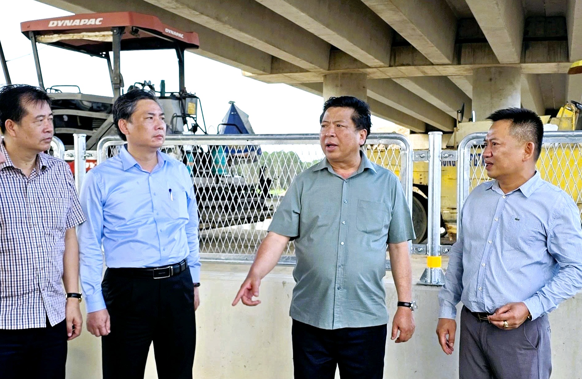 Bộ trưởng Trần Hồng Minh: Kiểm soát chặt tiến độ, chất lượng các cao tốc đang về đích- Ảnh 1. Bộ trưởng Trần Hồng Minh: Kiểm soát chặt tiến độ, chất lượng các cao tốc đang về đích- Ảnh 1.