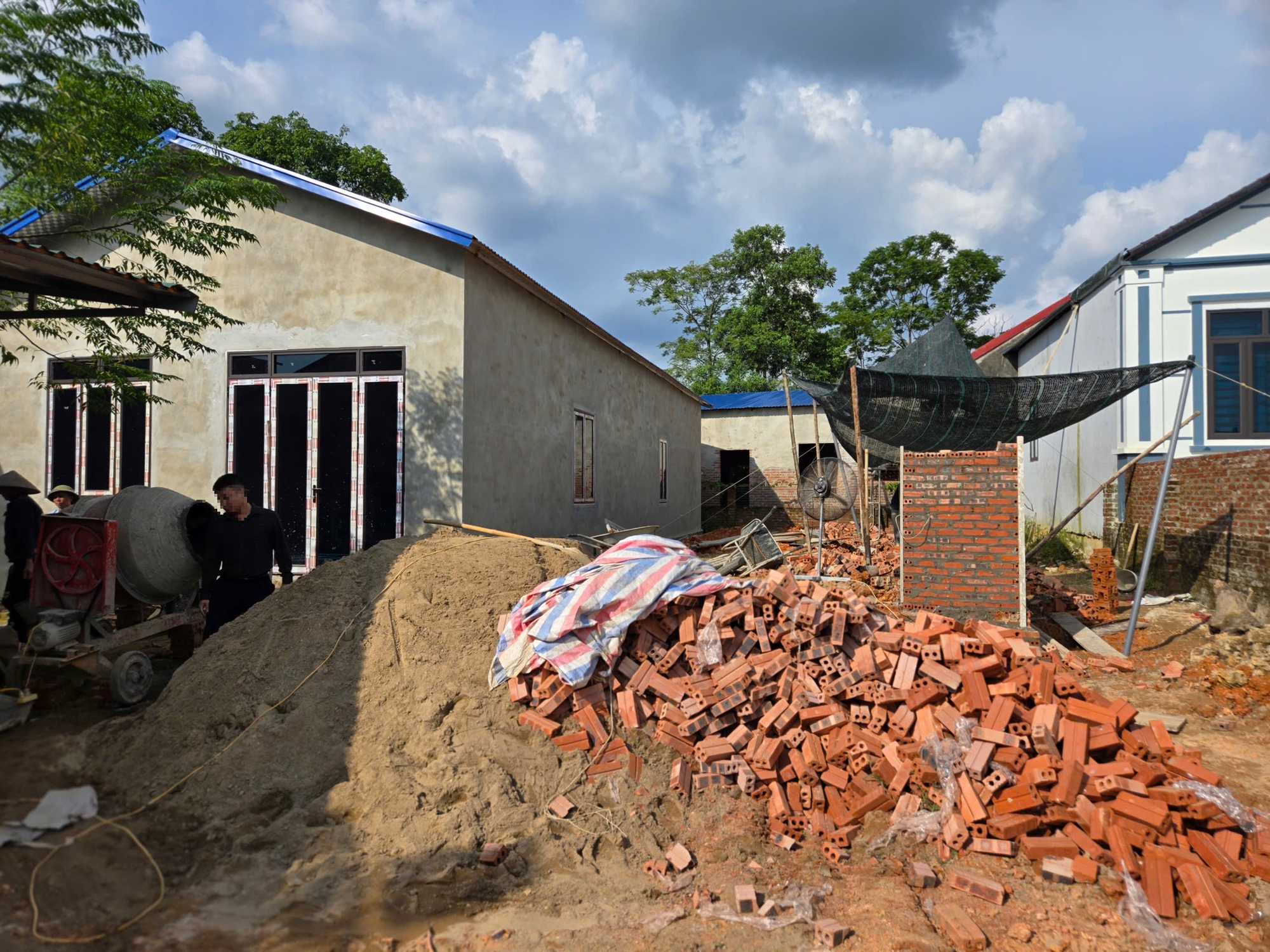 Nhiều công trình xây dựng trái phép trục lợi đền bù ở Thái Nguyên- Ảnh 2.