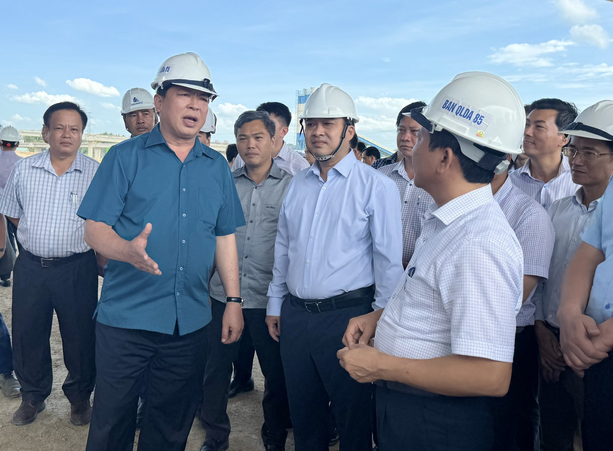 Bộ trưởng Trần Hồng Minh: Trước 19/12 phải thông xe kỹ thuật cao tốc Biên Hòa - Vũng Tàu- Ảnh 1. Bộ trưởng Trần Hồng Minh: Trước 19/12 phải thông xe kỹ thuật cao tốc Biên Hòa - Vũng Tàu- Ảnh 1.