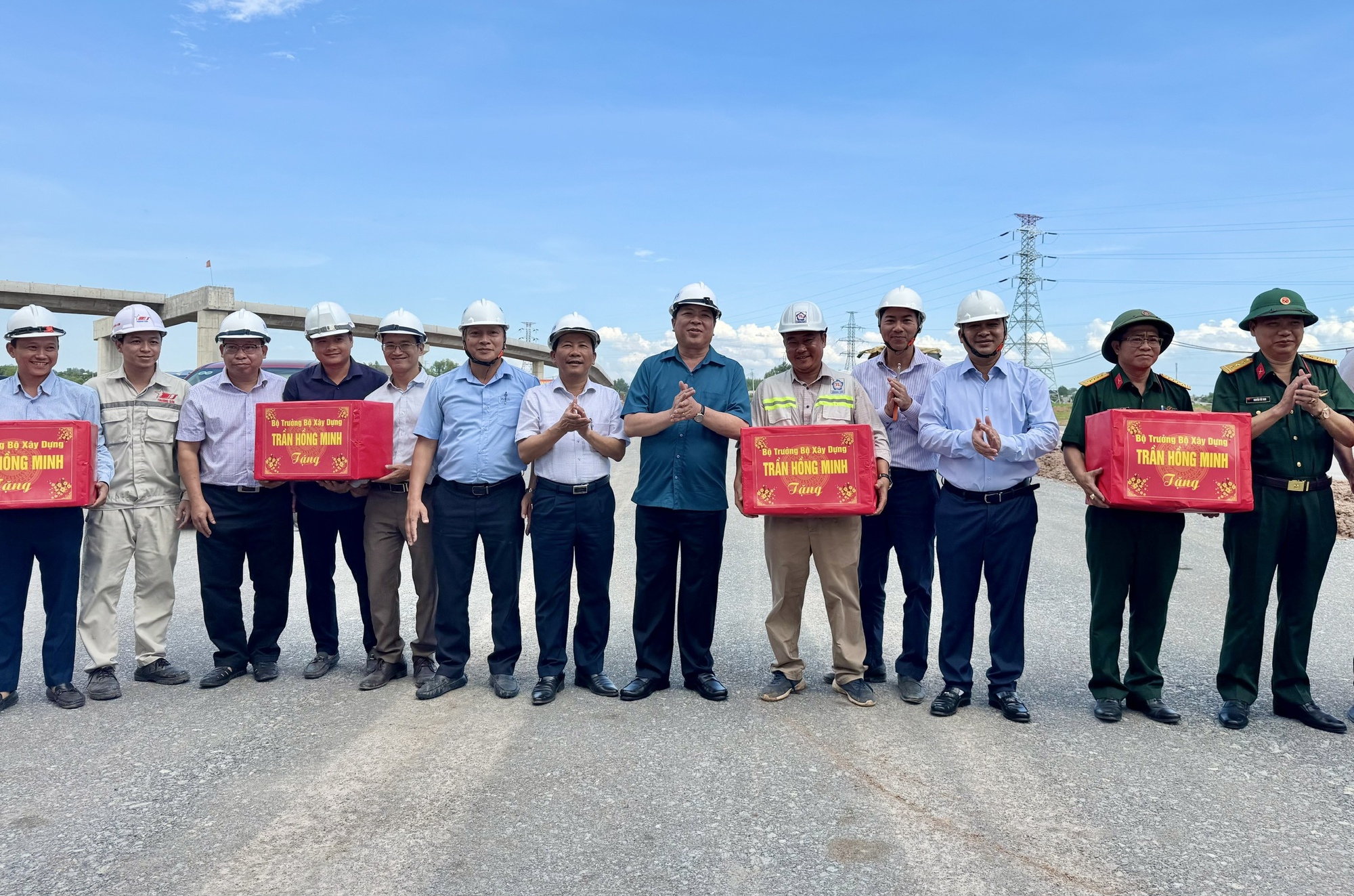Bộ trưởng Trần Hồng Minh: Trước 19/12 phải thông xe kỹ thuật cao tốc Biên Hòa - Vũng Tàu- Ảnh 3. Bộ trưởng Trần Hồng Minh: Trước 19/12 phải thông xe kỹ thuật cao tốc Biên Hòa - Vũng Tàu- Ảnh 3.