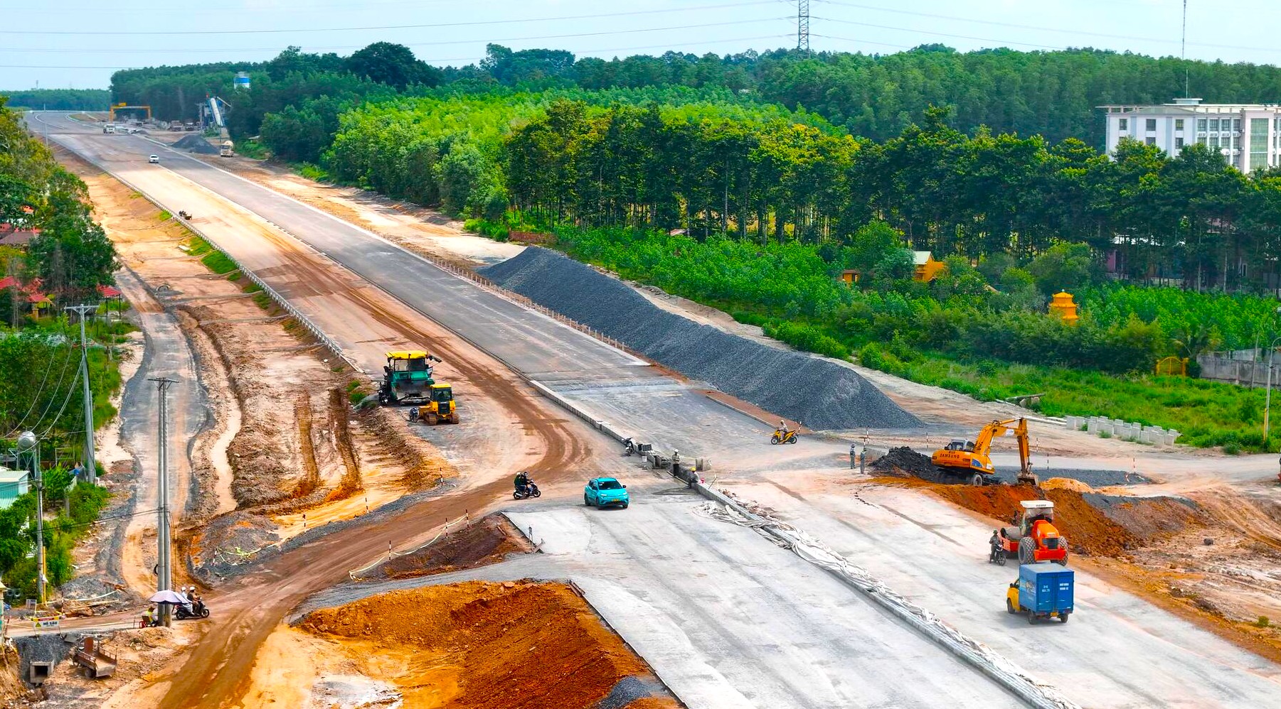 Phê bình nhà thầu thi công chậm tiến độ cao tốc Biên Hòa - Vũng Tàu- Ảnh 1.