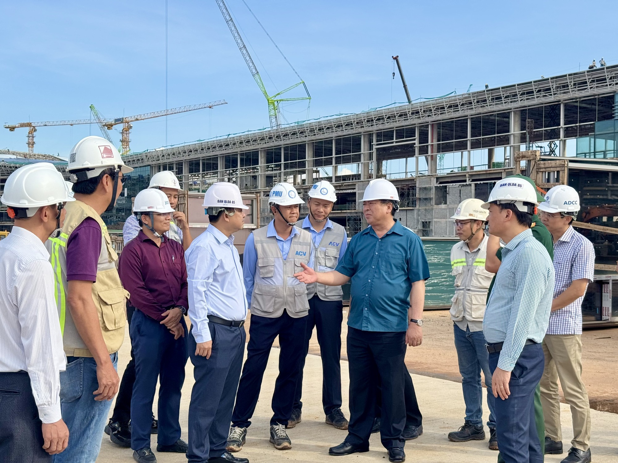 Bộ trưởng Trần Hồng Minh: Trước 19/12 phải thông xe kỹ thuật cao tốc Biên Hòa - Vũng Tàu- Ảnh 7. Bộ trưởng Trần Hồng Minh: Trước 19/12 phải thông xe kỹ thuật cao tốc Biên Hòa - Vũng Tàu- Ảnh 7.