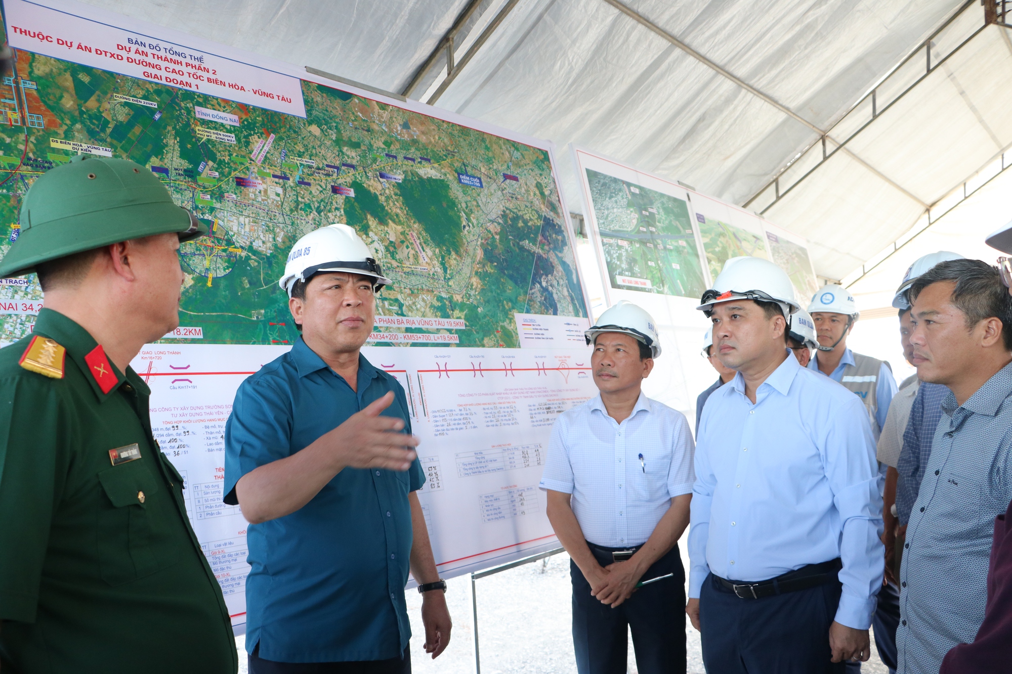 Bộ trưởng Trần Hồng Minh: Trước 19/12 phải thông xe kỹ thuật cao tốc Biên Hòa - Vũng Tàu- Ảnh 6. Bộ trưởng Trần Hồng Minh: Trước 19/12 phải thông xe kỹ thuật cao tốc Biên Hòa - Vũng Tàu- Ảnh 6.