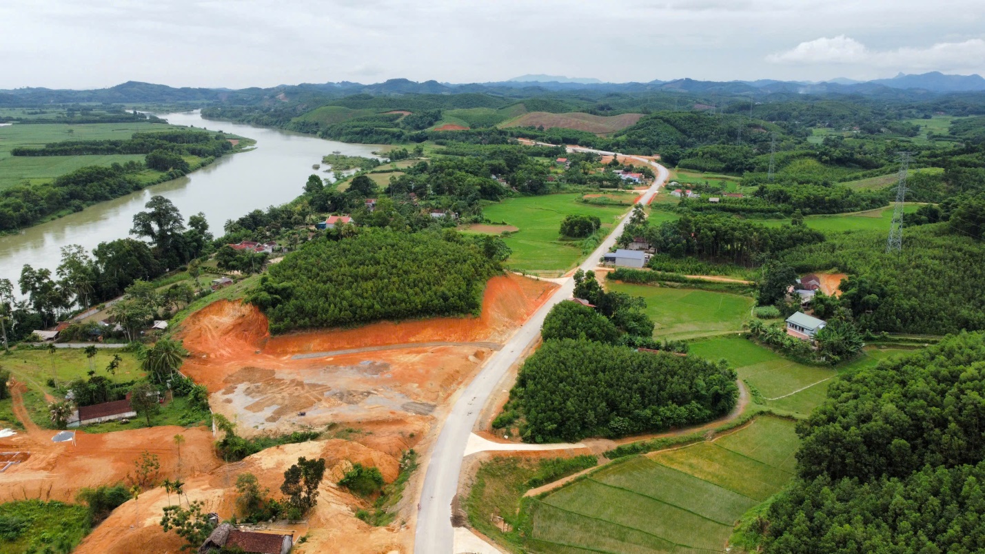Thanh Hóa: Đường từ QL47 đi cầu Tổ Rồng nỗ lực về đích trong tháng 10- Ảnh 6. Thanh Hóa: Đường từ QL47 đi cầu Tổ Rồng nỗ lực về đích trong tháng 10- Ảnh 6.