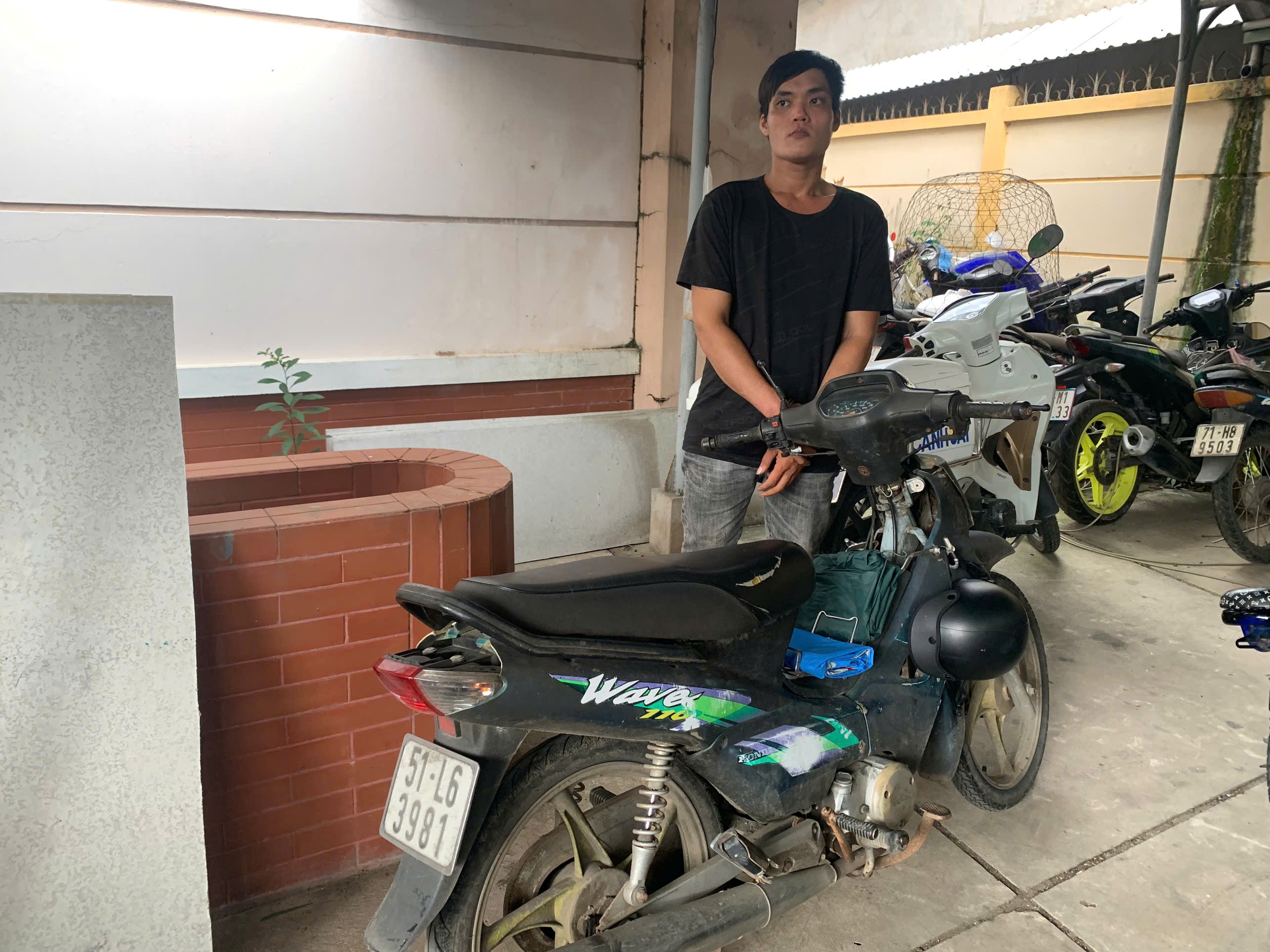 Bắt đối tượng gây ra hàng loạt vụ trộm xe ở Vĩnh Long- Ảnh 1. Bắt đối tượng gây ra hàng loạt vụ trộm xe ở Vĩnh Long- Ảnh 1.