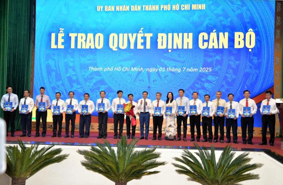 TP.HCM: Người dân và doanh nghiệp làm thủ tục hành chính về xây dựng ở đâu?- Ảnh 3. TP.HCM: Người dân và doanh nghiệp làm thủ tục hành chính về xây dựng ở đâu?- Ảnh 3.