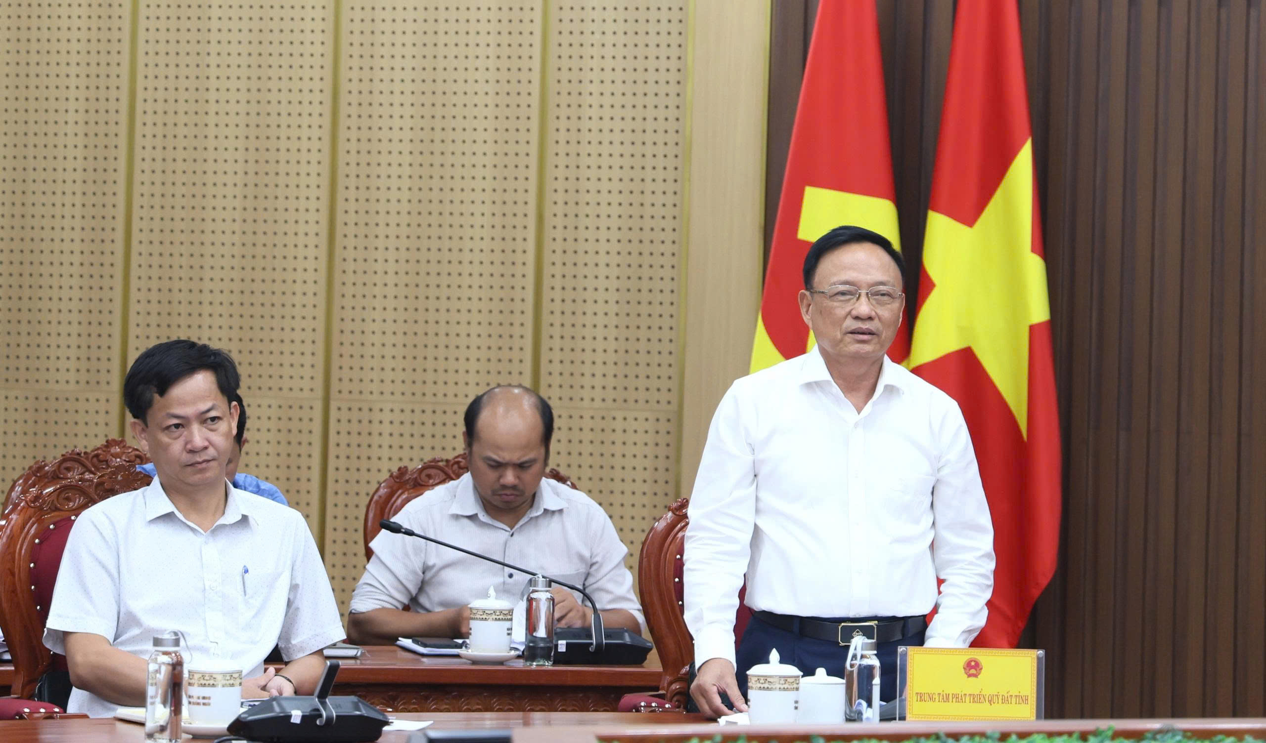 Quảng Ngãi dự thu hàng trăm tỷ đồng mỗi tháng từ đất- Ảnh 2. Quảng Ngãi dự thu hàng trăm tỷ đồng mỗi tháng từ đất- Ảnh 2.