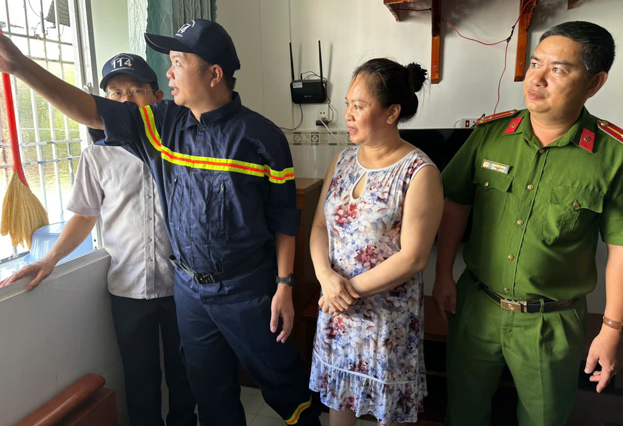 TP.HCM: Tháo gỡ “chuồng cọp” ở chung cư Thanh Đa sau vụ cháy cư xá Độc Lập- Ảnh 6.