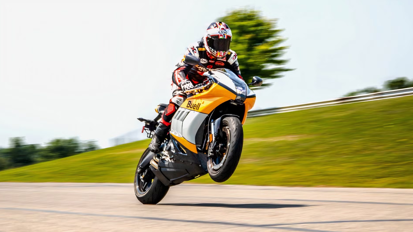Top 10 mẫu sport bike đáng mua nhất năm 2025- Ảnh 1. Top 10 mẫu sport bike đáng mua nhất năm 2025- Ảnh 1.