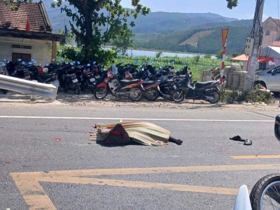 Gia Lai: Va chạm với xe trộn bê tông, một người đi xe máy tử vong- Ảnh 1. Gia Lai: Va chạm với xe trộn bê tông, một người đi xe máy tử vong- Ảnh 1.