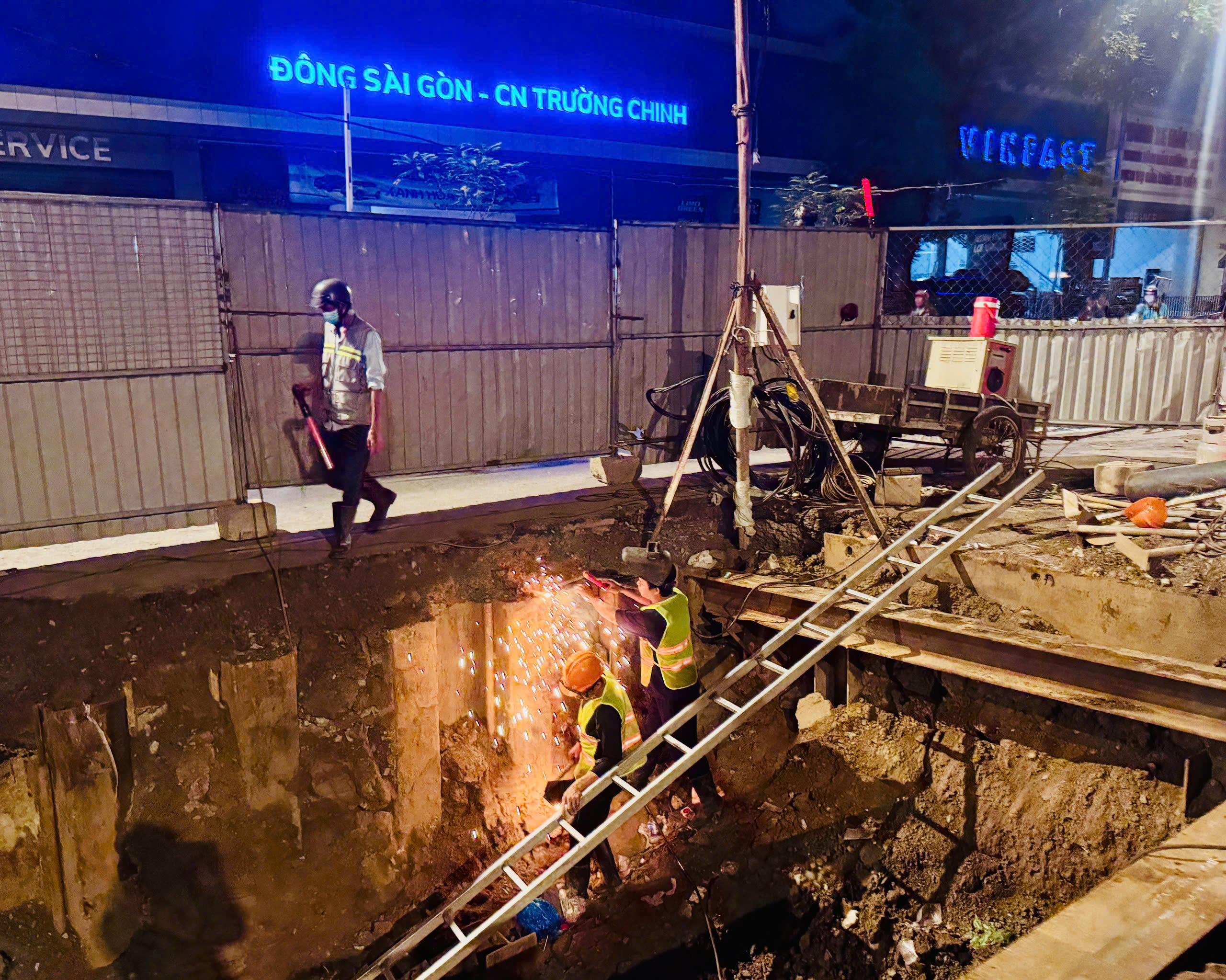 TP.HCM: Di dời hạ tầng đạt 60%, tuyến metro số 2 quyết tâm khởi công trong năm 2025- Ảnh 3. TP.HCM: Di dời hạ tầng đạt 60%, tuyến metro số 2 quyết tâm khởi công trong năm 2025- Ảnh 3.
