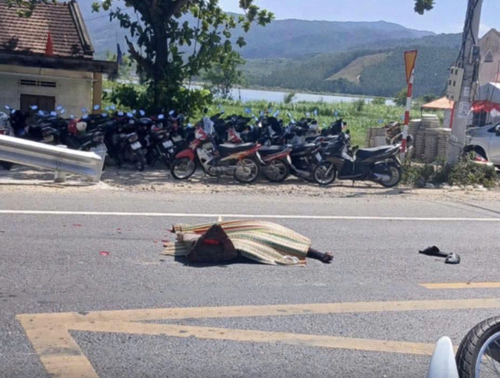 Hiện trường xảy ra vụ tai nạn. Hiện trường xảy ra vụ tai nạn.