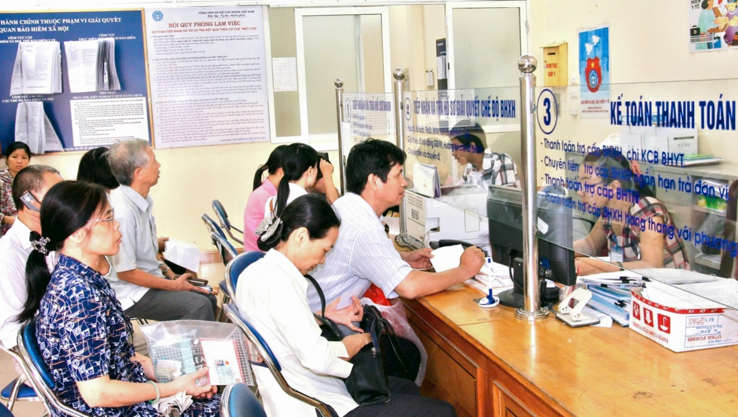 Hà Nội gia tăng lao động hưởng trợ cấp thất nghiệp- Ảnh 1. Hà Nội gia tăng lao động hưởng trợ cấp thất nghiệp- Ảnh 1.
