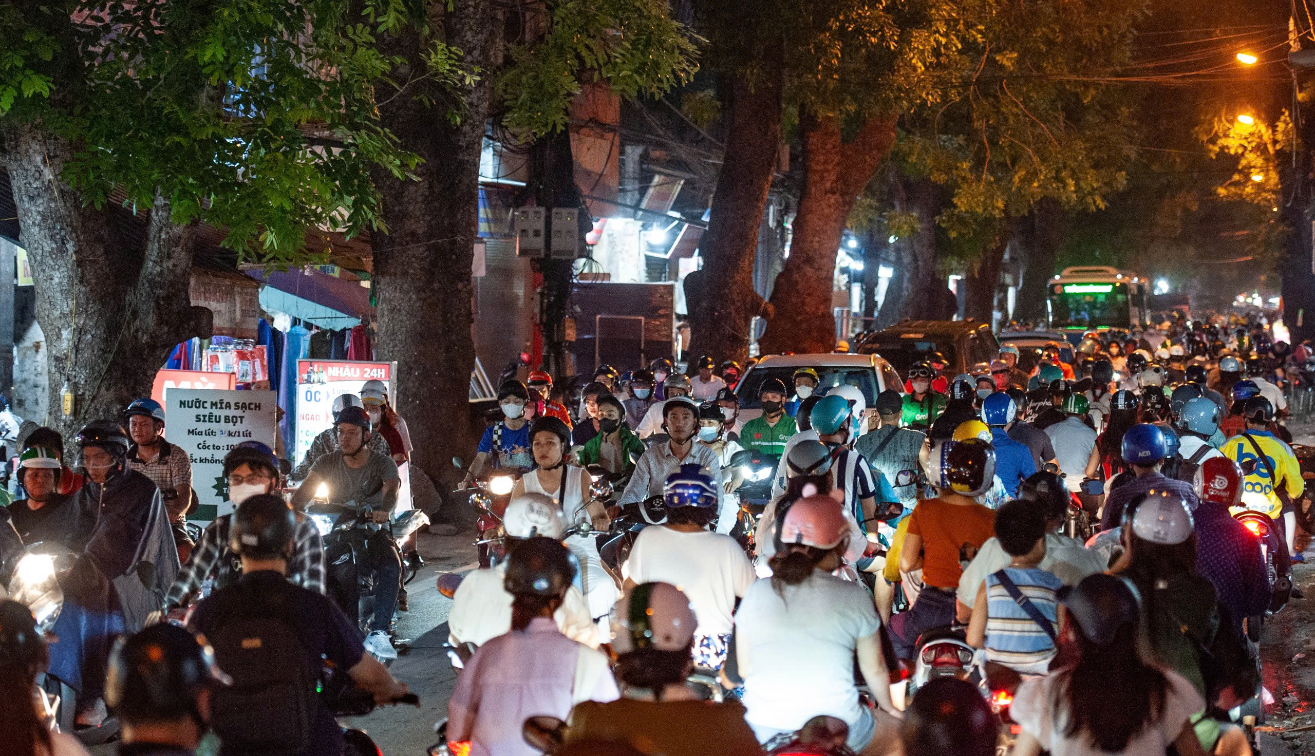 Cấm xe máy xăng trong Vành đai 1, Hà Nội cần làm gì?- Ảnh 1. Cấm xe máy xăng trong Vành đai 1, Hà Nội cần làm gì?- Ảnh 1.