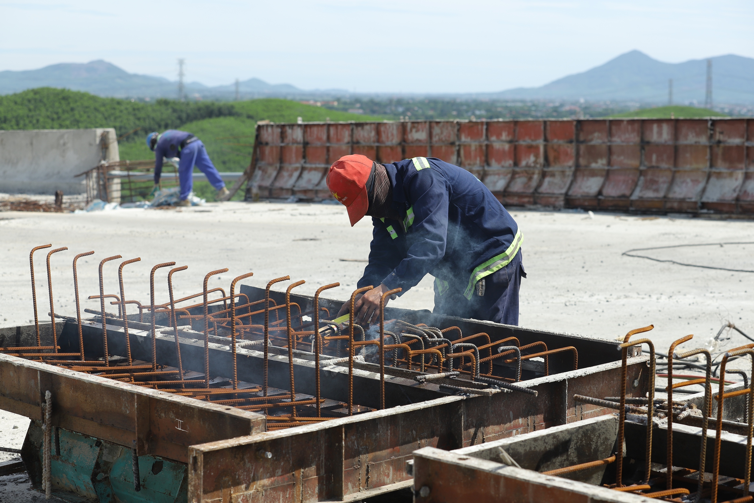Hà Tĩnh cho thuê đất ngắn hạn, doanh nghiệp mừng "như bắt được vàng"- Ảnh 1. Hà Tĩnh cho thuê đất ngắn hạn, doanh nghiệp mừng "như bắt được vàng"- Ảnh 1.
