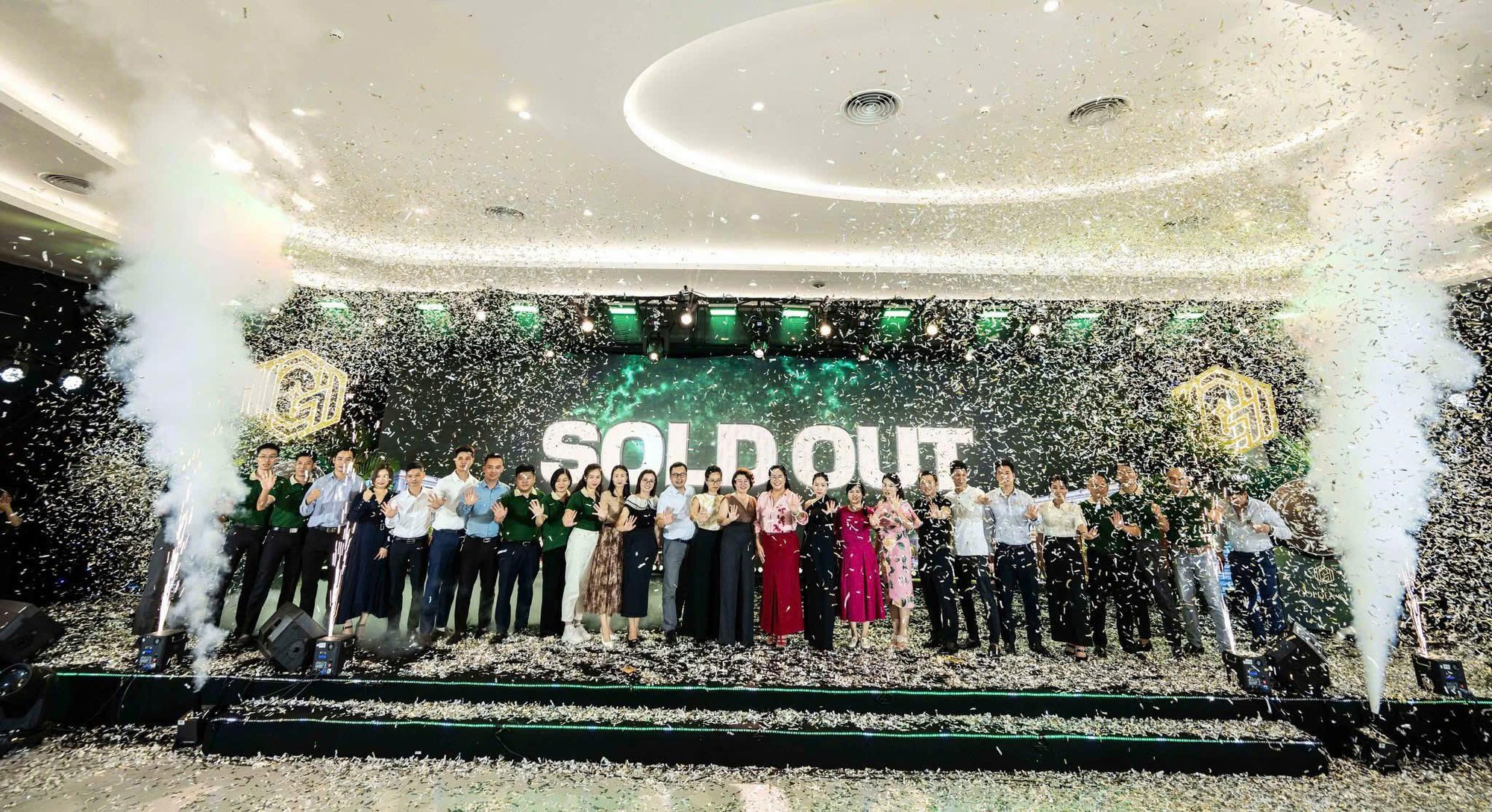 MICC Group dẫn nhịp đầu tư tại sự kiện ráp căn khu Thiên Hà- Ảnh 2. MICC Group dẫn nhịp đầu tư tại sự kiện ráp căn khu Thiên Hà- Ảnh 2.