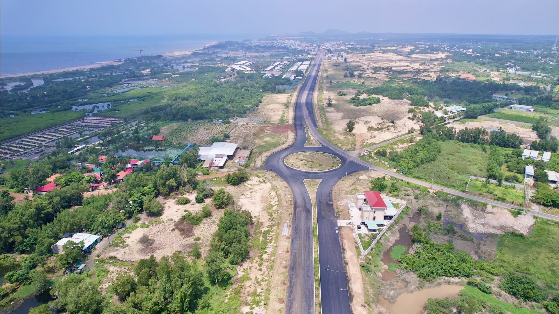 Ngắm diện mạo mới nhất của đại lộ ven biển phía Đông 7.000 tỷ nối TP.HCM - Lâm Đồng- Ảnh 1. Ngắm diện mạo mới nhất của đại lộ ven biển phía Đông 7.000 tỷ nối TP.HCM - Lâm Đồng- Ảnh 1.