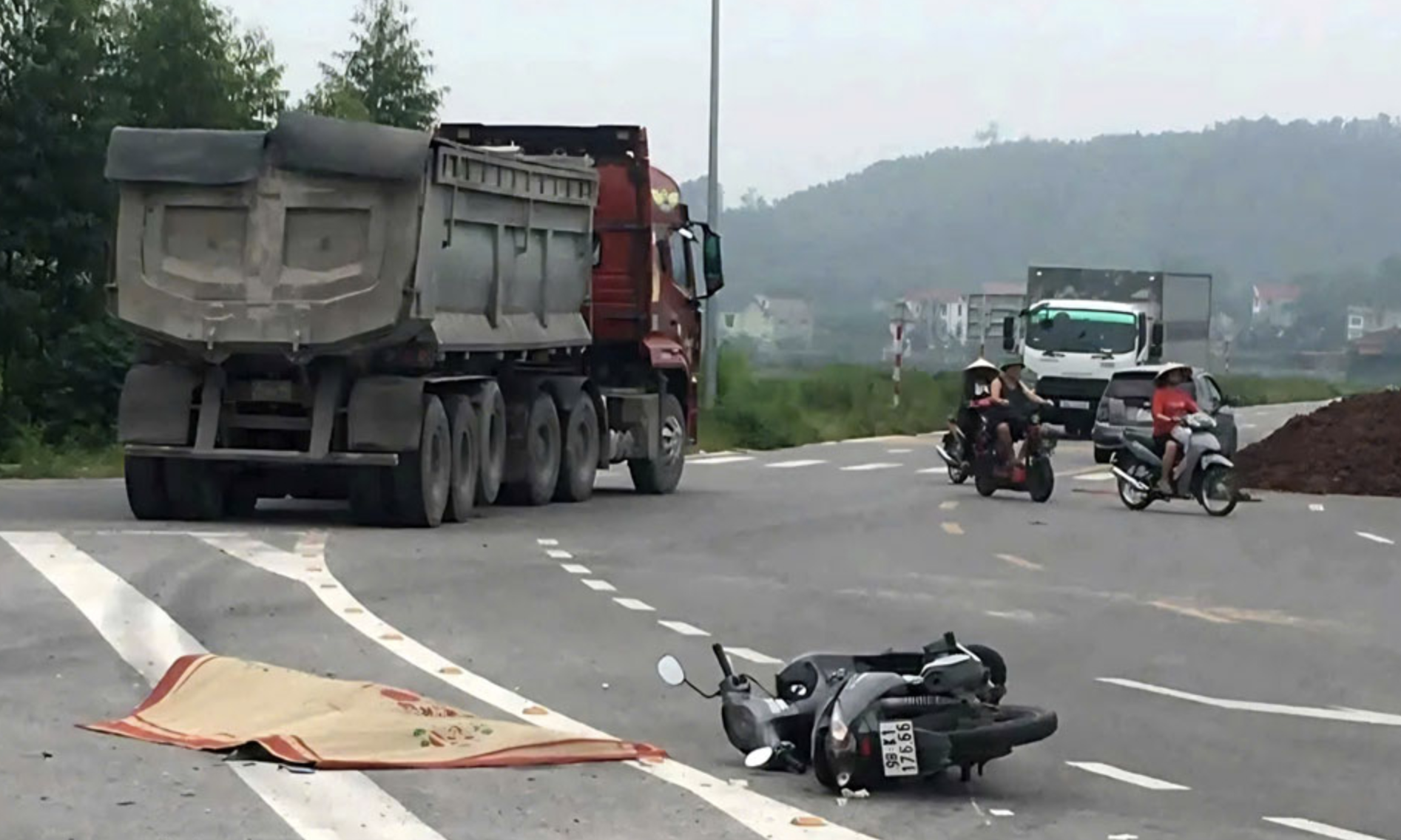 Tin tức tai nạn giao thông mới nhất hôm nay 15/7/2025- Ảnh 1. Tin tức tai nạn giao thông mới nhất hôm nay 15/7/2025- Ảnh 1.