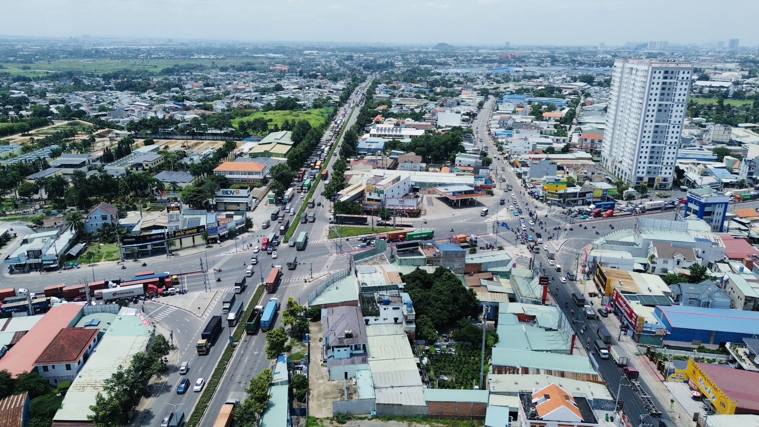 TP.HCM đề xuất bố trí vốn cho 2 tuyến metro nối Bình Dương, khởi động từ năm 2025- Ảnh 2.