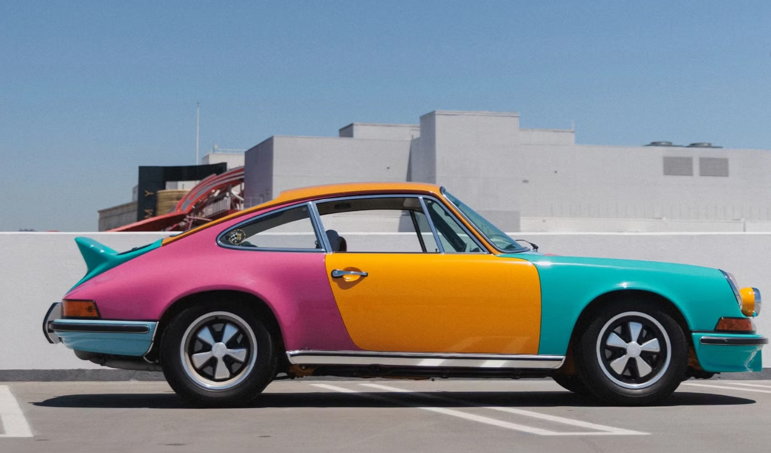 Porsche 2.7 RS trẻ trung với gam màu rực rỡ- Ảnh 1. Porsche 2.7 RS trẻ trung với gam màu rực rỡ- Ảnh 1.