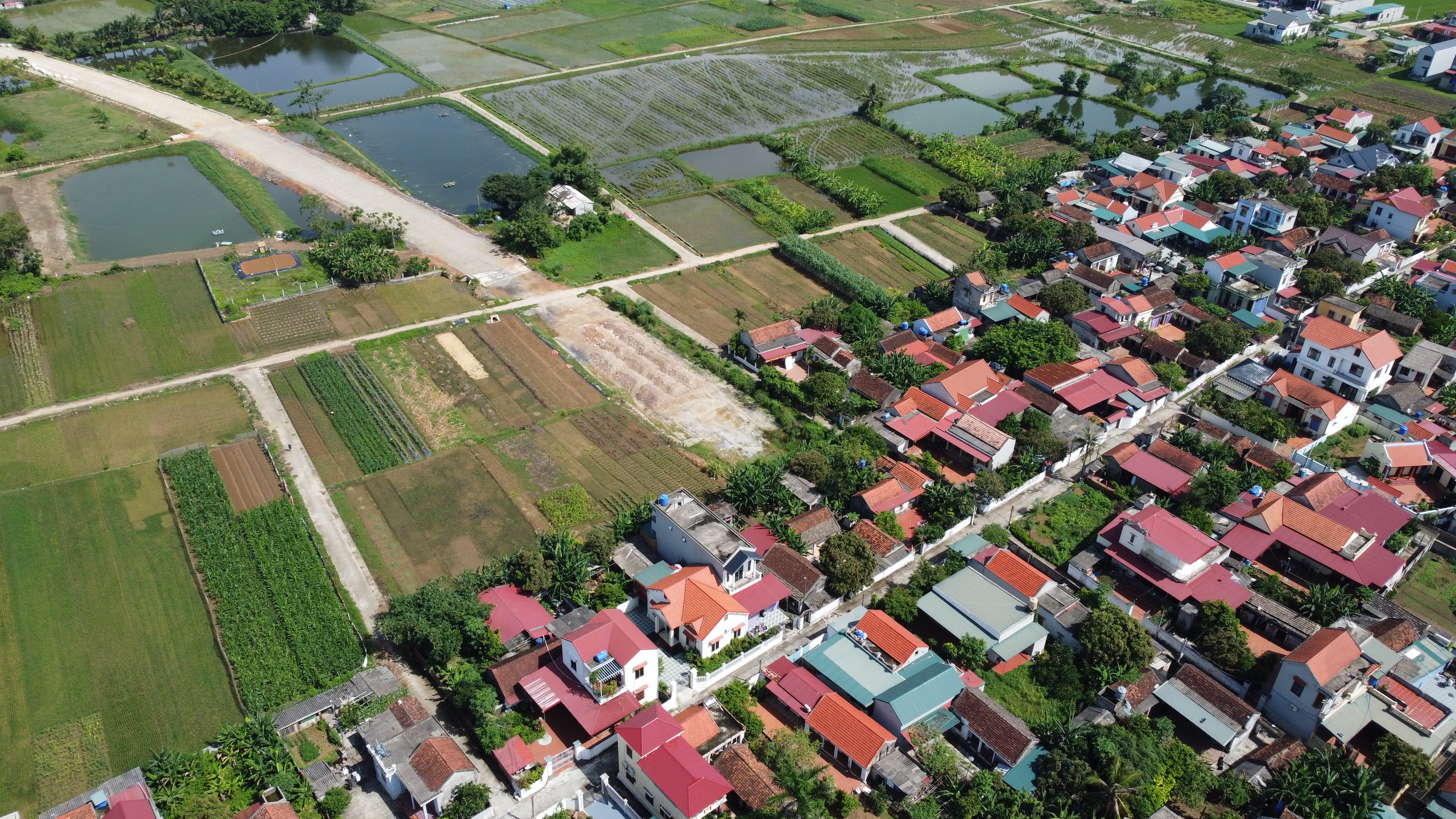 Vướng mặt bằng, thiếu vật liệu, dự án hơn 1.000 tỷ đồng ở Thanh Hoá có về đích đúng hẹn?- Ảnh 2. Vướng mặt bằng, thiếu vật liệu, dự án hơn 1.000 tỷ đồng ở Thanh Hoá có về đích đúng hẹn?- Ảnh 2.