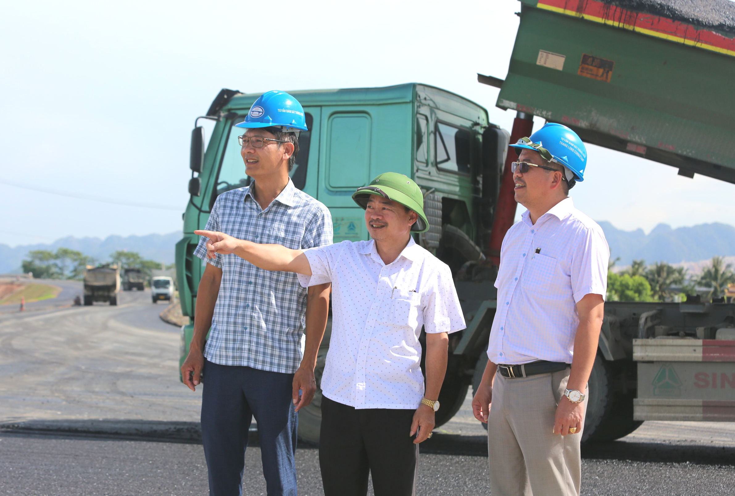 Vướng mặt bằng, thiếu vật liệu, dự án hơn 1.000 tỷ đồng ở Thanh Hoá có về đích đúng hẹn?- Ảnh 3. Vướng mặt bằng, thiếu vật liệu, dự án hơn 1.000 tỷ đồng ở Thanh Hoá có về đích đúng hẹn?- Ảnh 3.