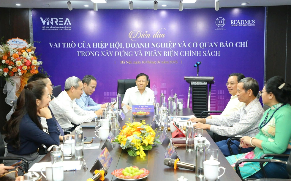 “Tam giác phối hợp” chung tay xây dựng chính sách, phát triển thị trường bất động sản- Ảnh 1. “Tam giác phối hợp” chung tay xây dựng chính sách, phát triển thị trường bất động sản- Ảnh 1.