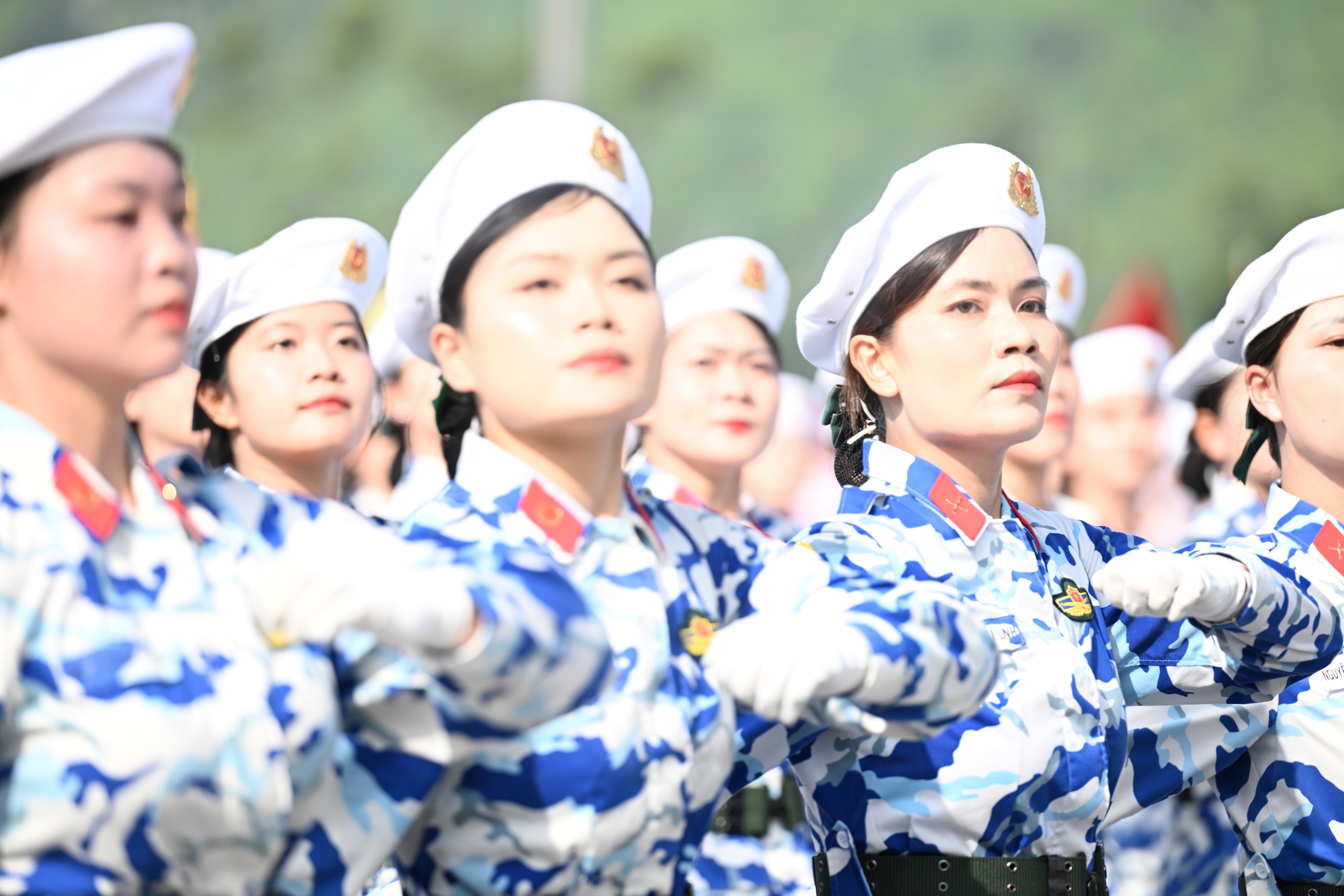 Dàn khí tài hiện đại lần đầu hợp luyện cùng khối diễu binh mừng đại lễ 2/9- Ảnh 5. Dàn khí tài hiện đại lần đầu hợp luyện cùng khối diễu binh mừng đại lễ 2/9- Ảnh 5.
