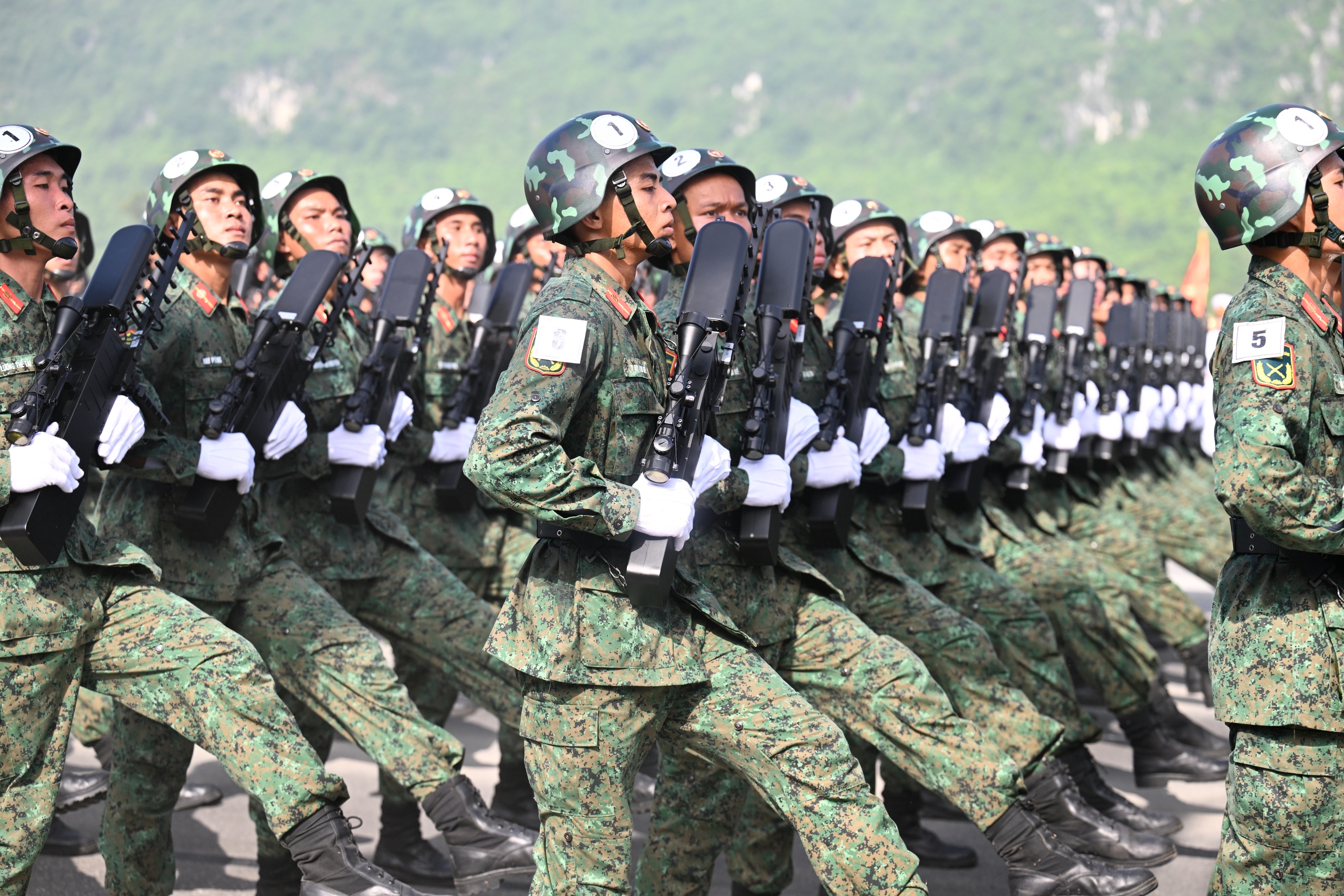 Dàn khí tài hiện đại lần đầu hợp luyện cùng khối diễu binh mừng đại lễ 2/9- Ảnh 13. Dàn khí tài hiện đại lần đầu hợp luyện cùng khối diễu binh mừng đại lễ 2/9- Ảnh 13.
