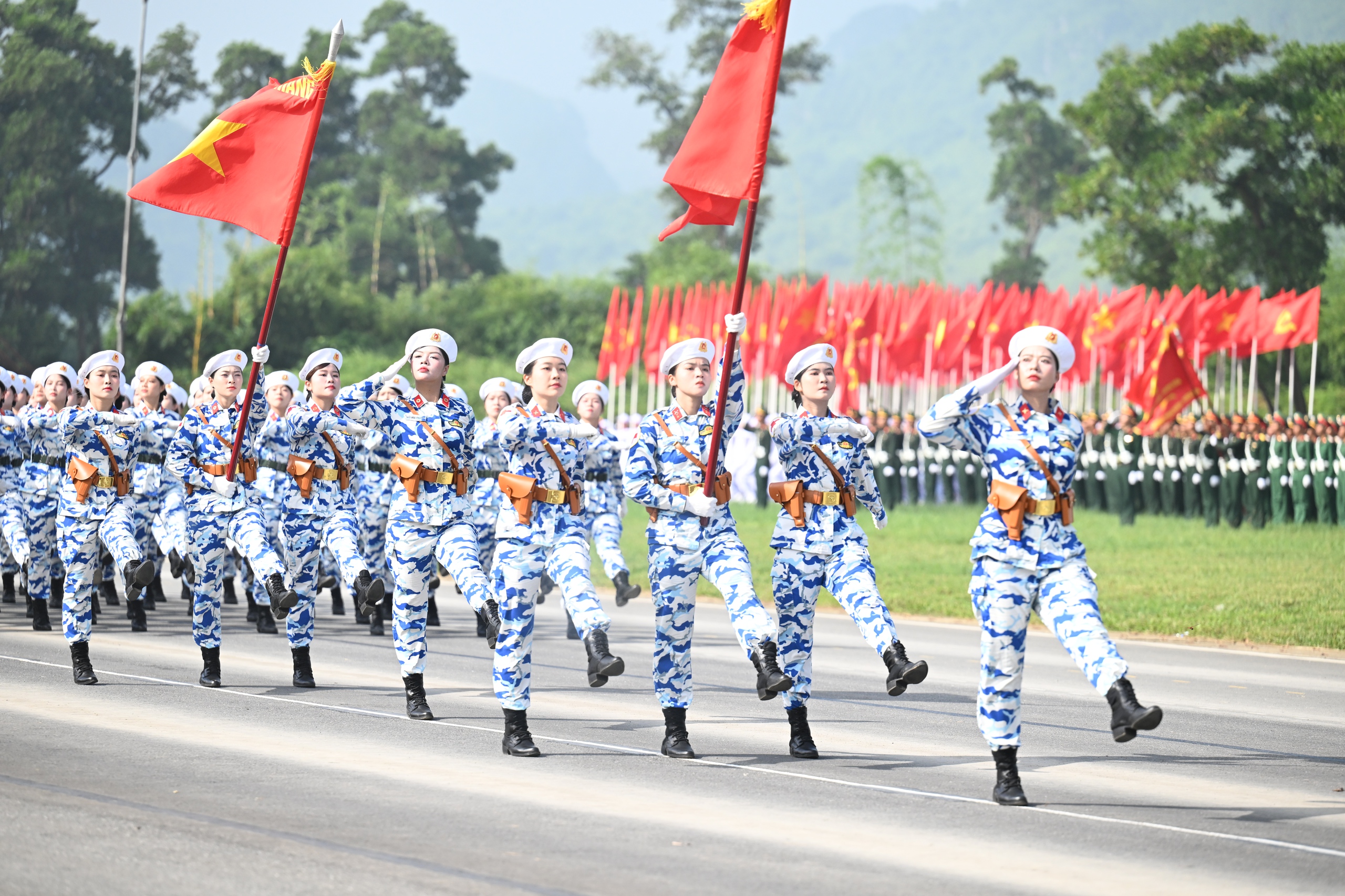 Dàn khí tài hiện đại lần đầu hợp luyện cùng khối diễu binh mừng đại lễ 2/9- Ảnh 11. Dàn khí tài hiện đại lần đầu hợp luyện cùng khối diễu binh mừng đại lễ 2/9- Ảnh 11.