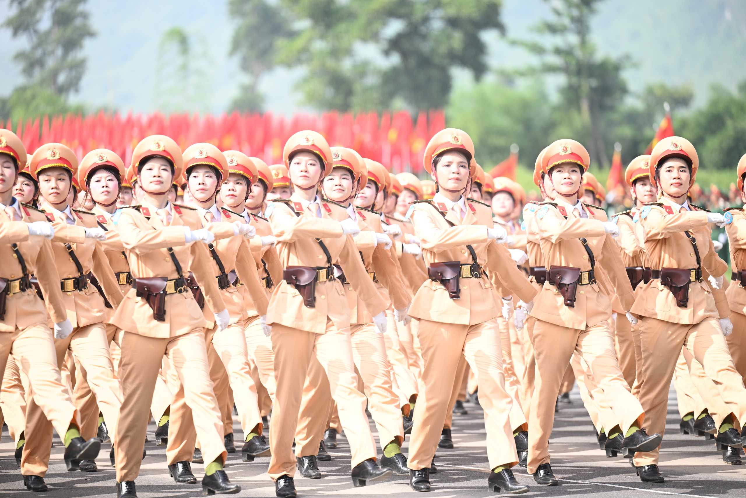 Dàn khí tài hiện đại lần đầu hợp luyện cùng khối diễu binh mừng đại lễ 2/9- Ảnh 9. Dàn khí tài hiện đại lần đầu hợp luyện cùng khối diễu binh mừng đại lễ 2/9- Ảnh 9.